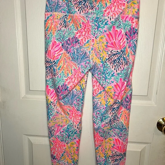 Lilly Pulitzer Luxletic 24" Weekender High Rise Midi Leggings - Picture 2 of 5